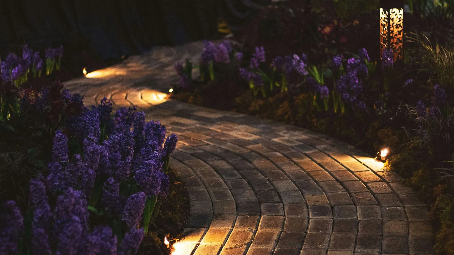 landscape lighting installation services in New Prague, MN