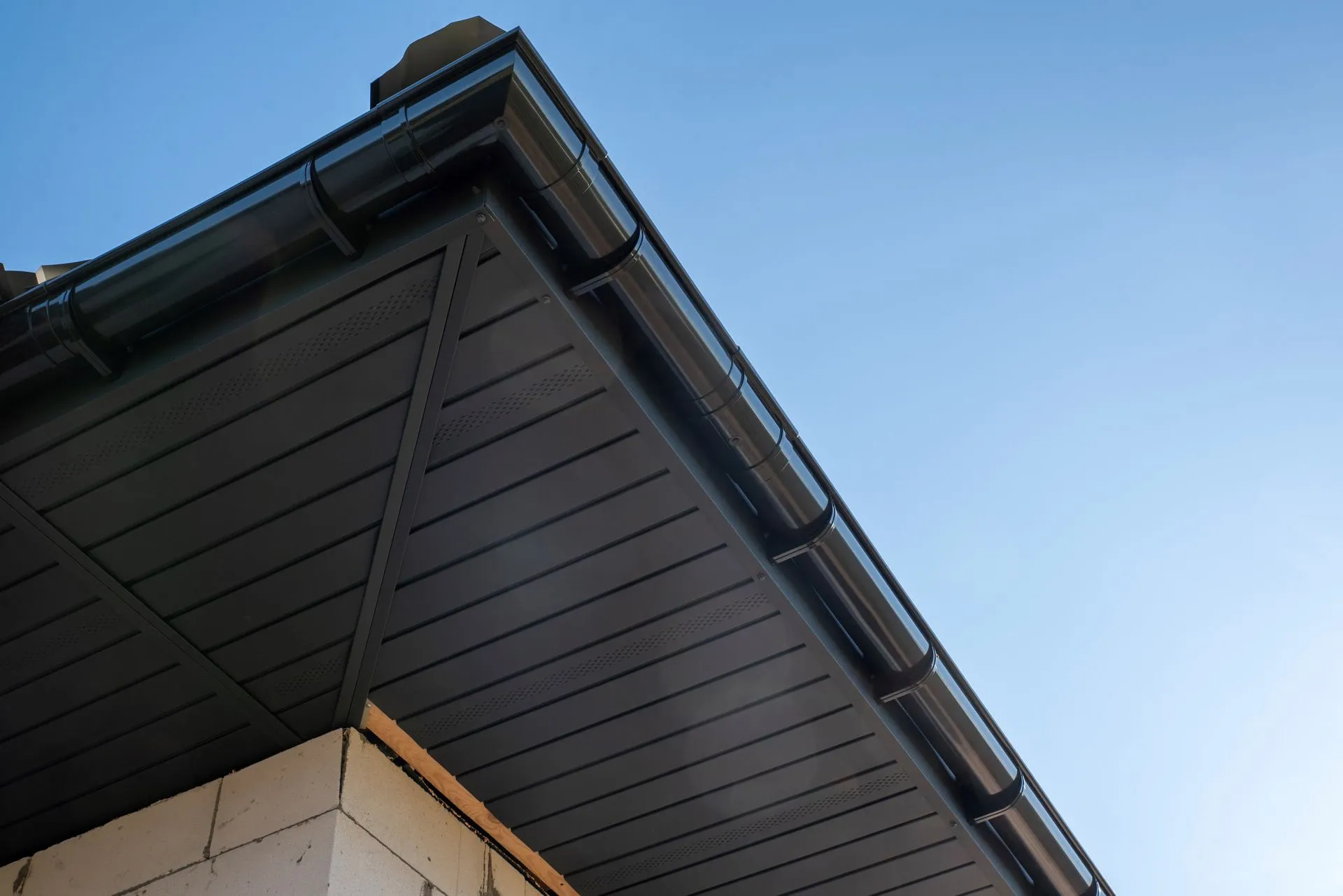 Professional Seamless Gutter Installation in New Prague, MN